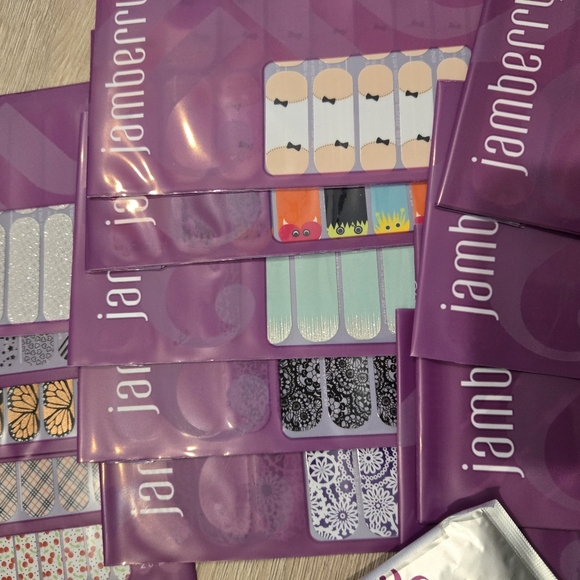 Jamberry Bundle Heater Nail Wraps Carrying Pouch Manicure Set NIB Rare - Picture 5 of 6